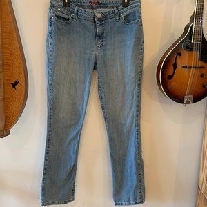 Wrangler Light Wash Straight Let Jeans  Sz 12